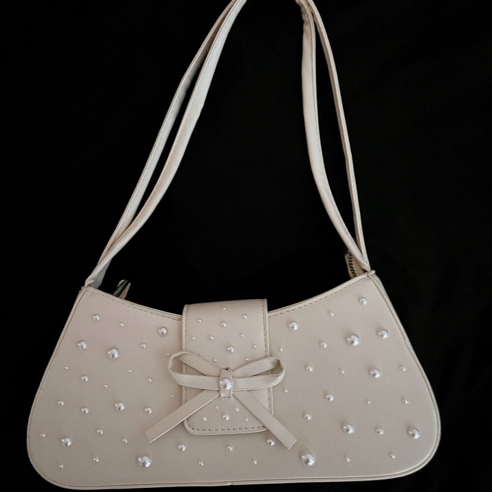 Shoulder Bag with Hand Pearling